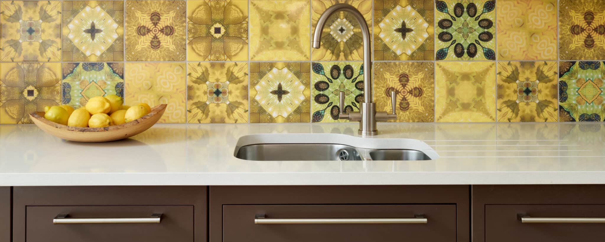 yellow kitchen splashback