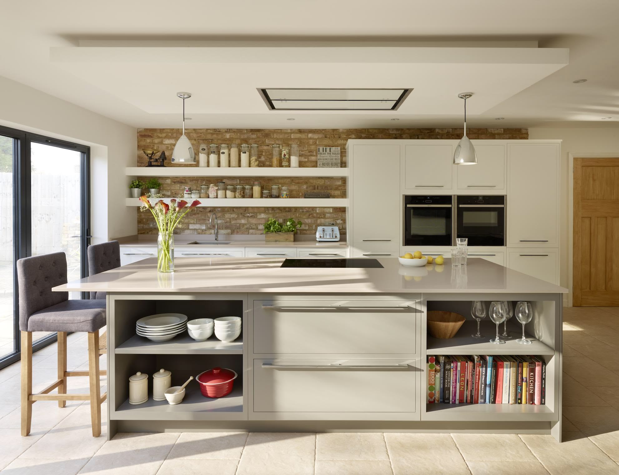 Linear Edge kitchen design featuring two-tone natural colour scheme