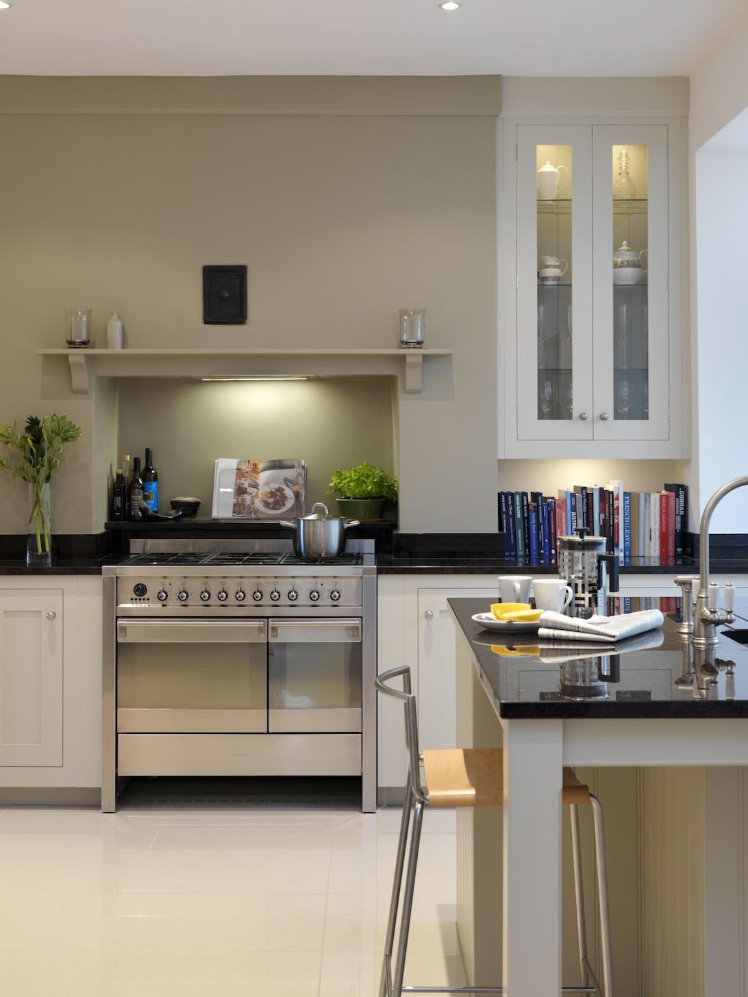 Broken plan Shaker kitchen design