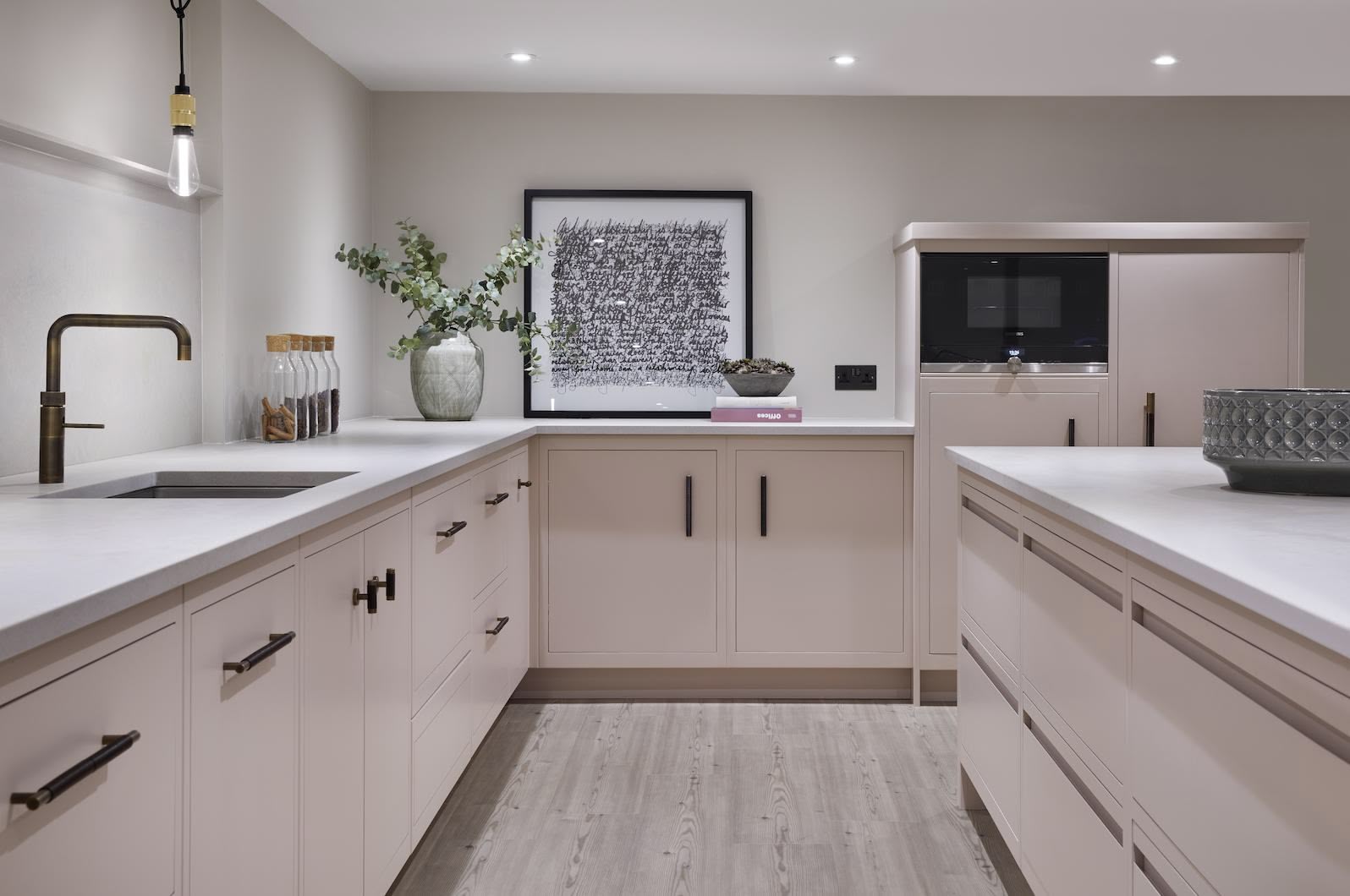 Soft pink Linear kitchen display
