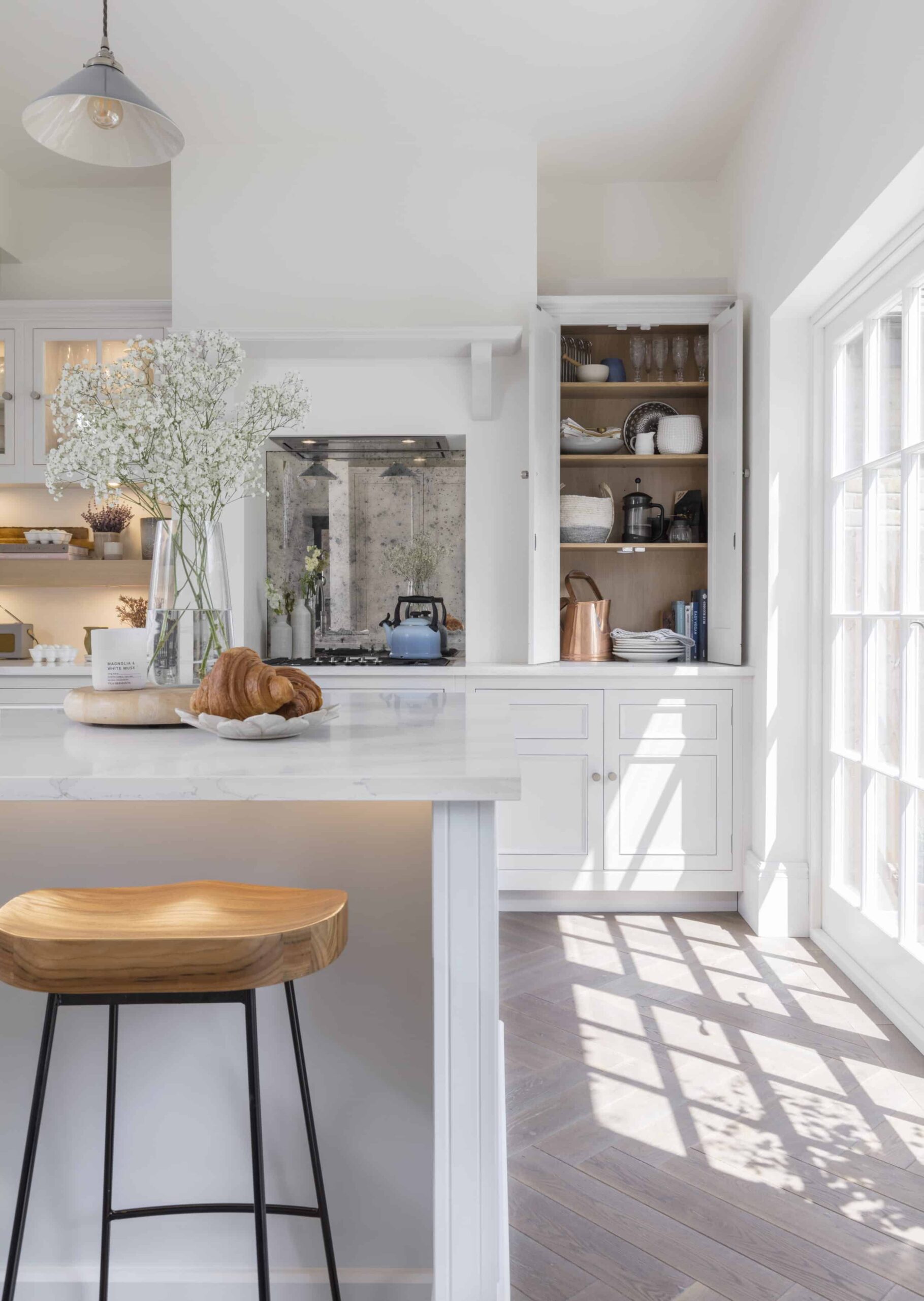White Original kitchen design