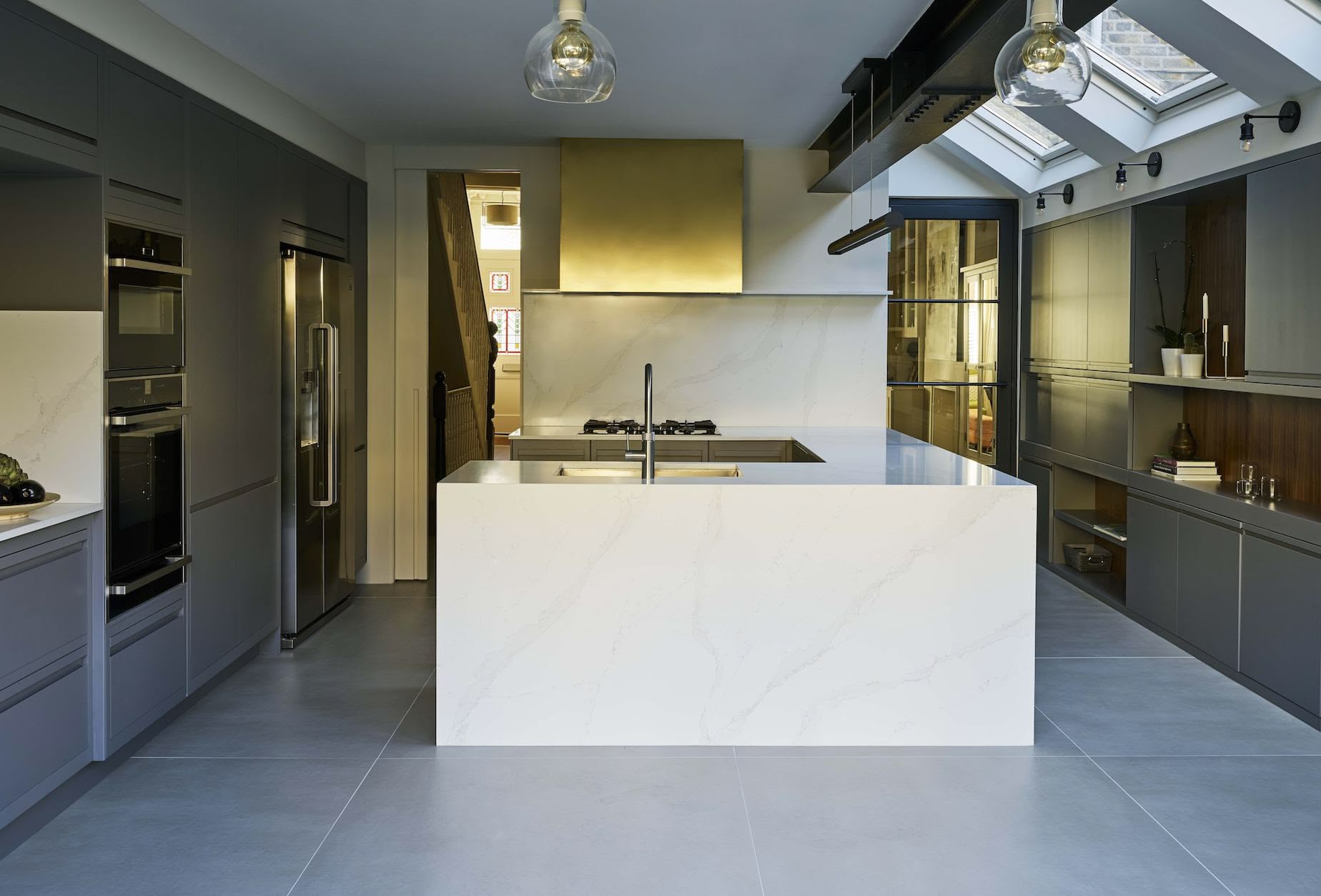 Minimalist and seamless kitchen