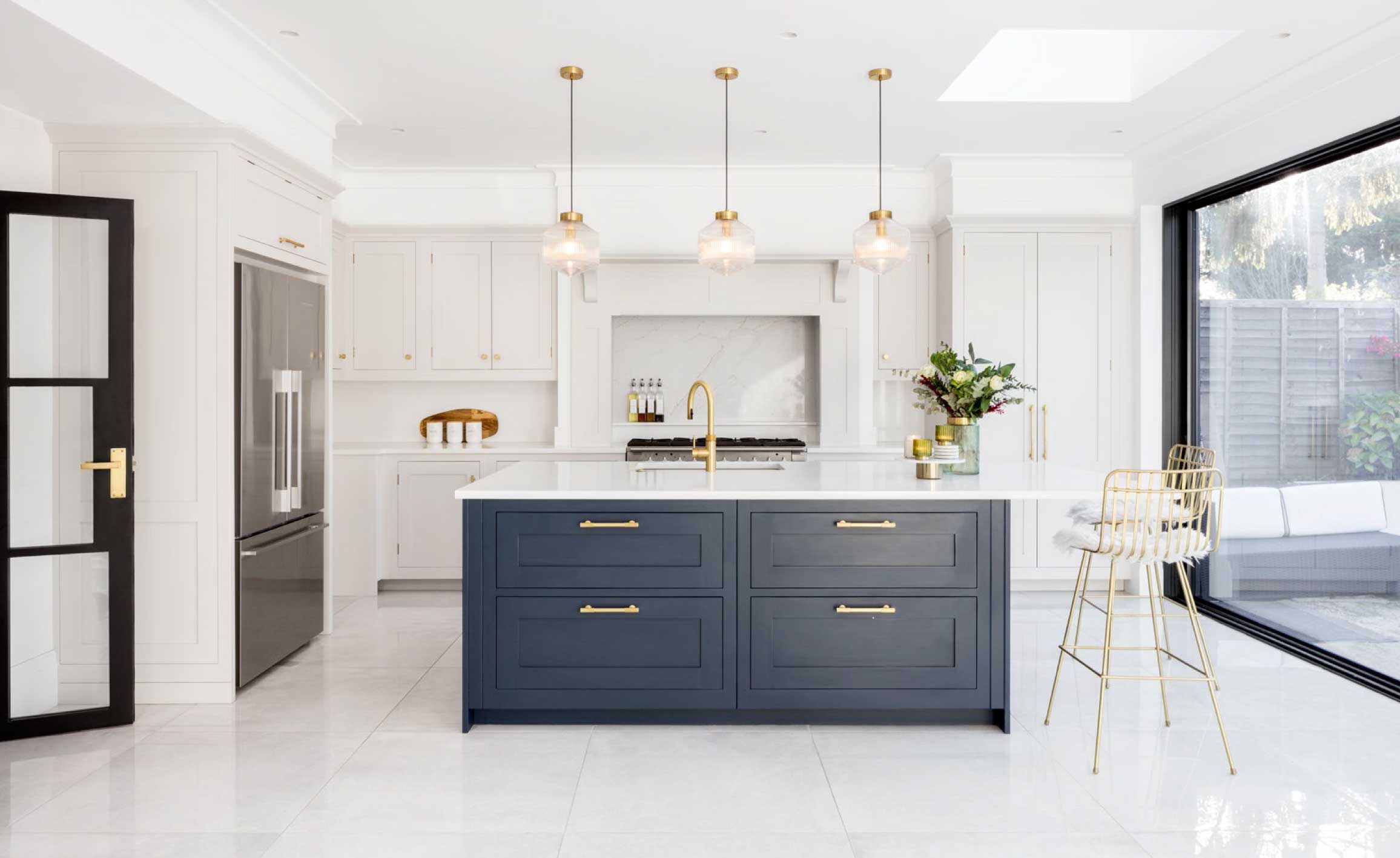 What is a Kitchen Island? A Comprehensive Guide