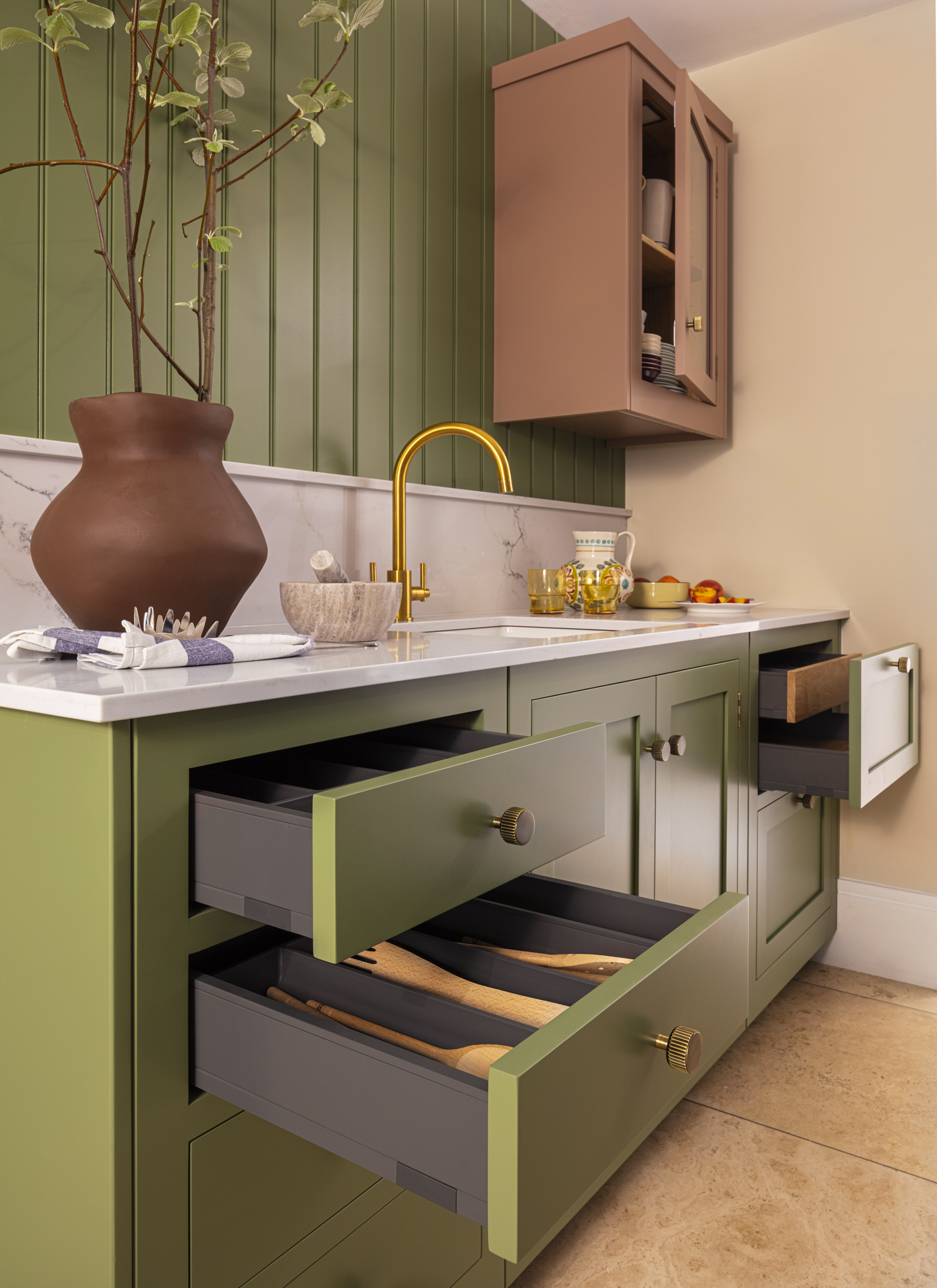 Sage Green Shaker Kitchen Cabinets with Drawers