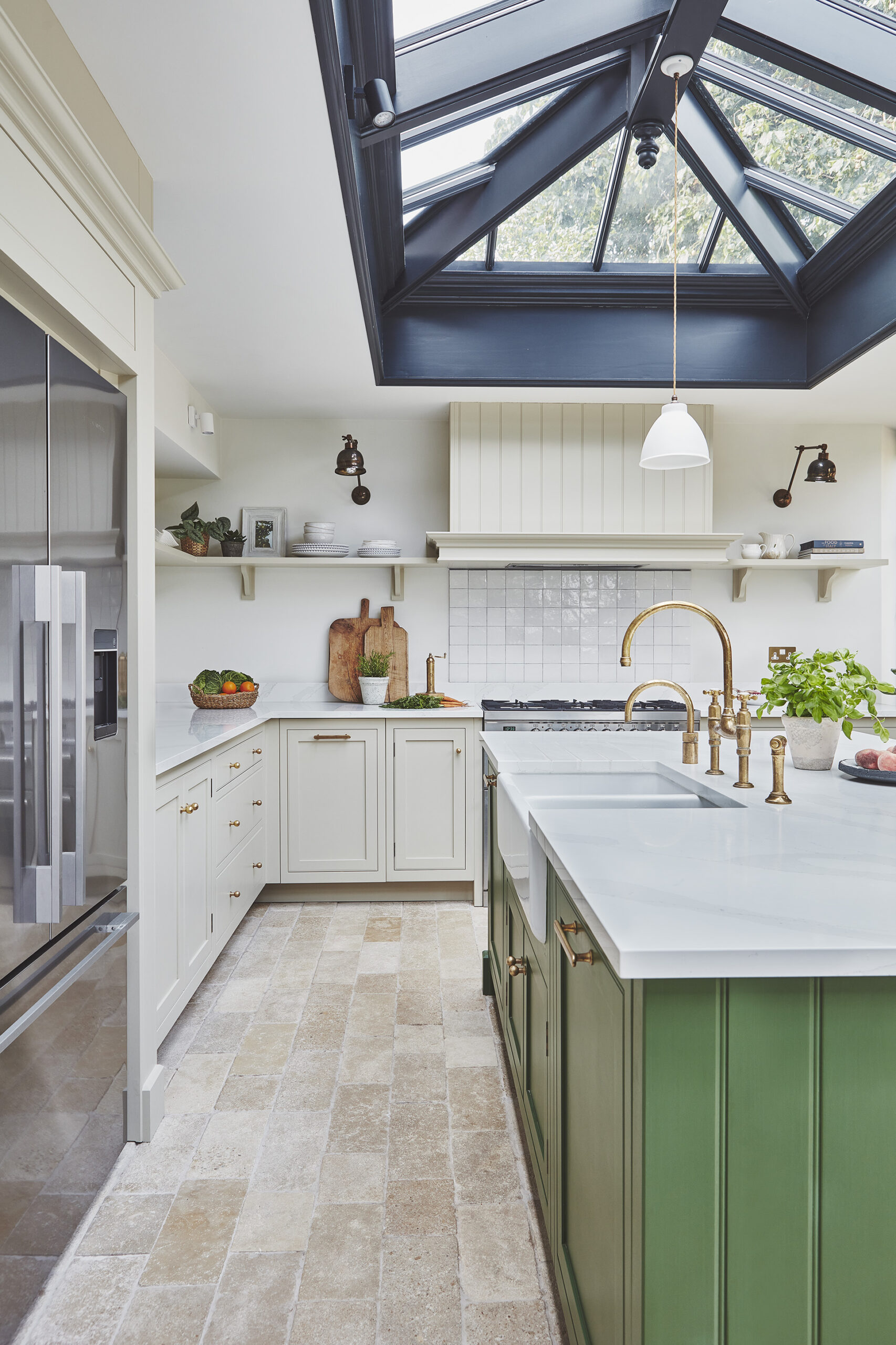 L-shaped Indoor-outdoor inspired Arbor kitchen