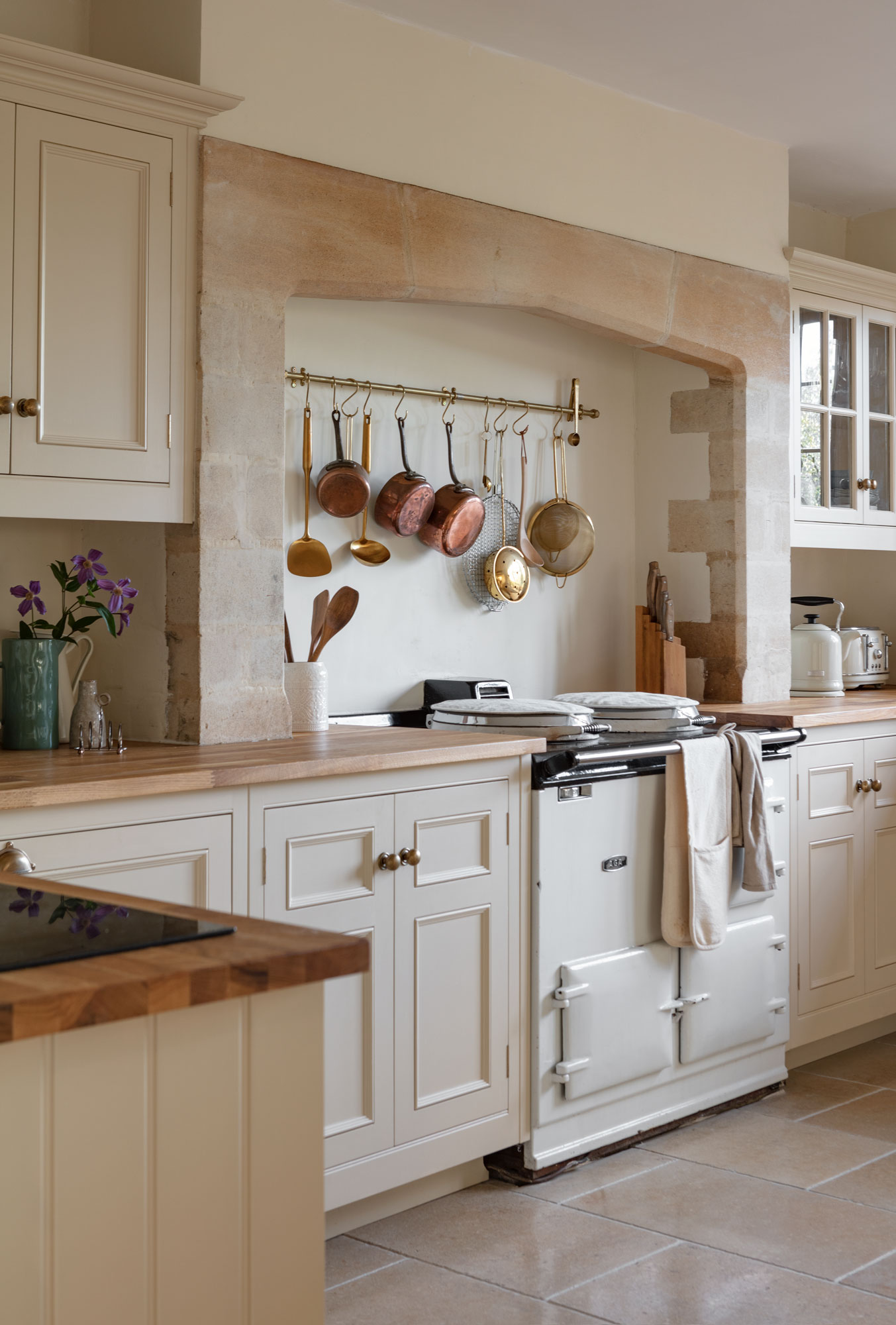 Country style Original kitchen cabinetry with walnut worktops