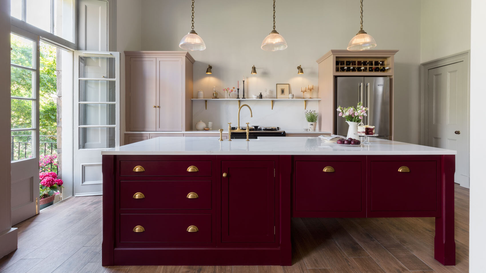 Pink and burgundy kitchen trend for 2026